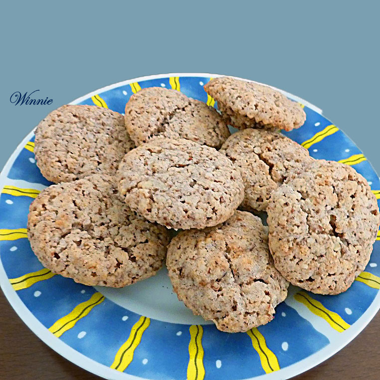 Soft Almond Cookies