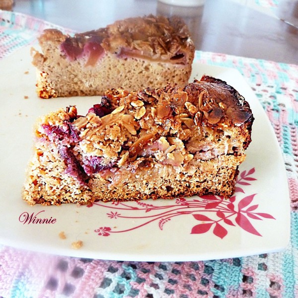 Plum-pastry with Honey/ & Oats
