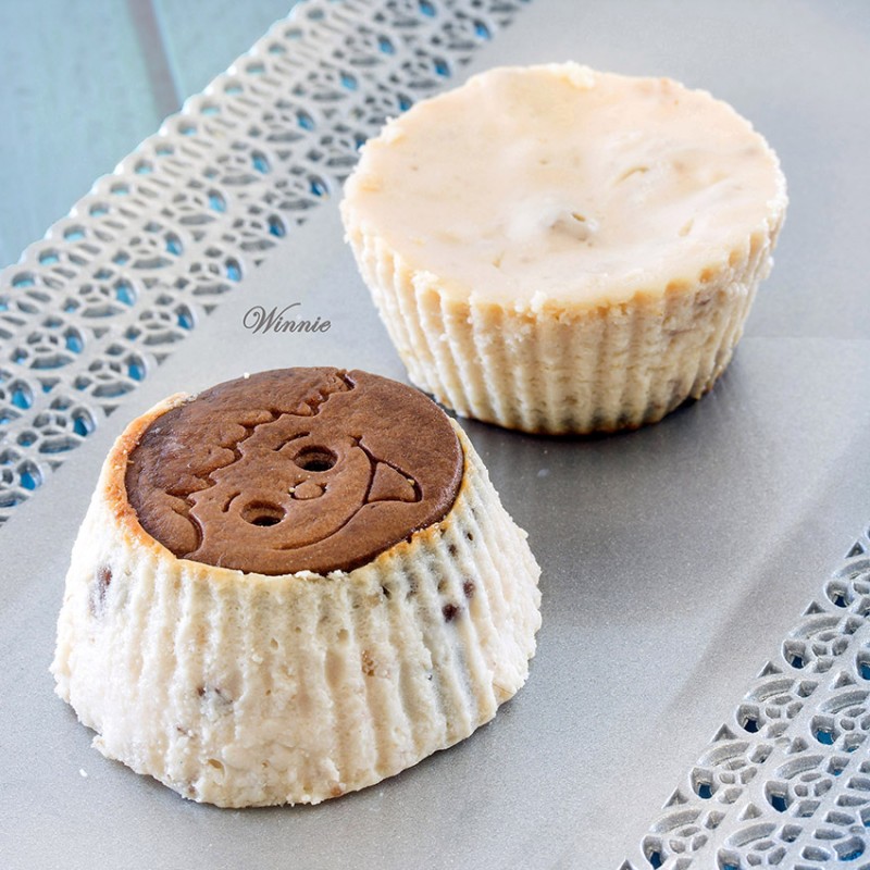 Mini Cheesecakes with (homemade) Dulce de Leche and Oreo Cookies