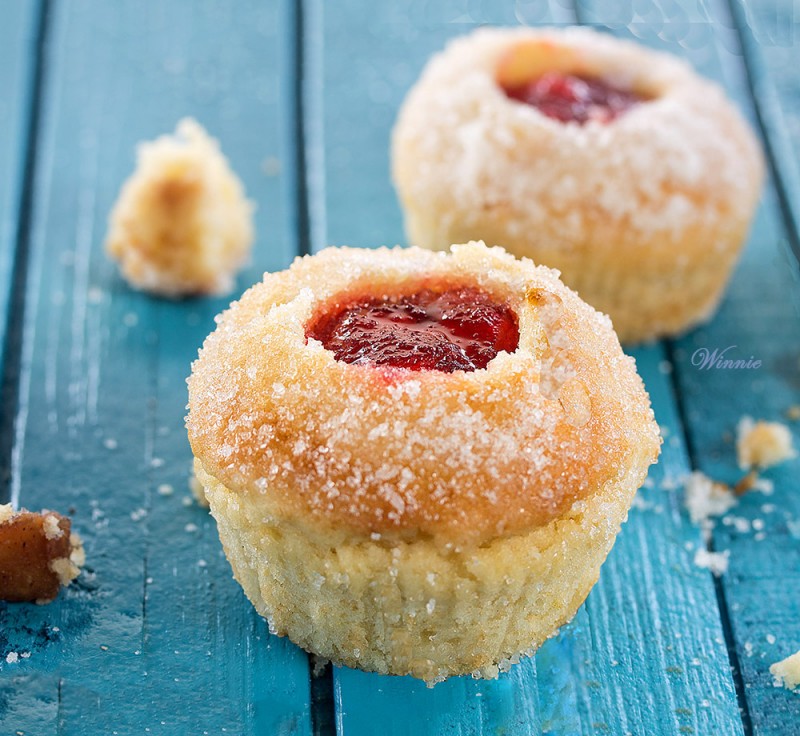 Donut-Muffins with Apples or Jam