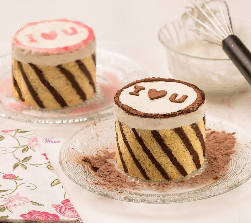 Mini White-Chocolate Cheesecakes, wrapped with Swiss-Roll