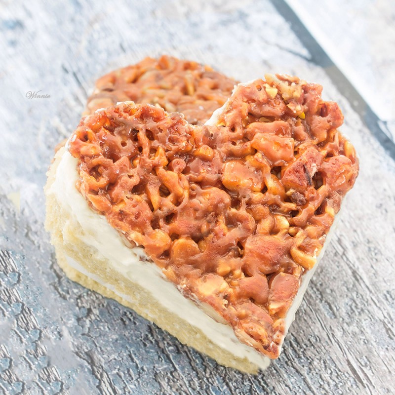 Heart-shaped Sandwich Cookies
