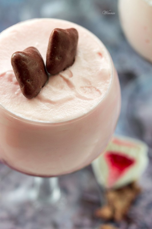 No-bake CheeseCake with White Chocolate & Strawberry Marshmallow