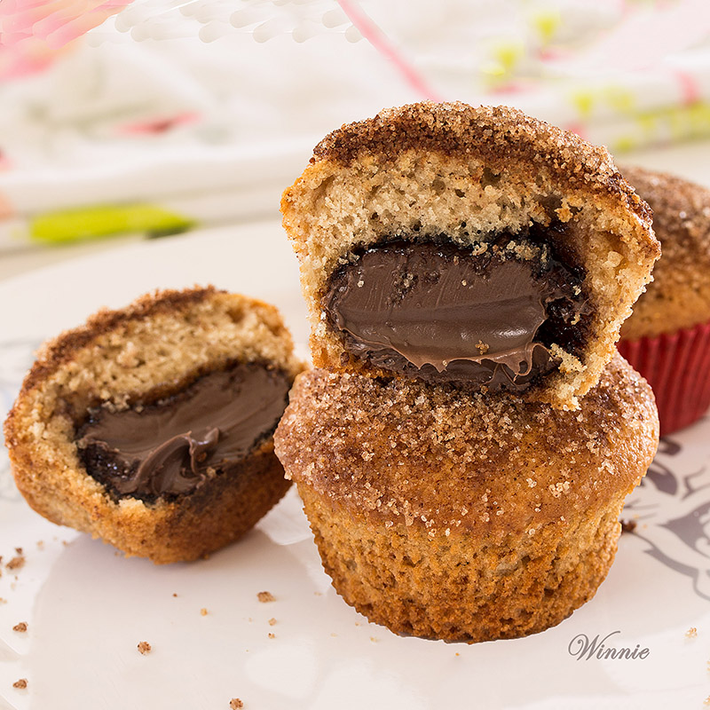 Snickerdoodle Muffins filled with Chocolate
