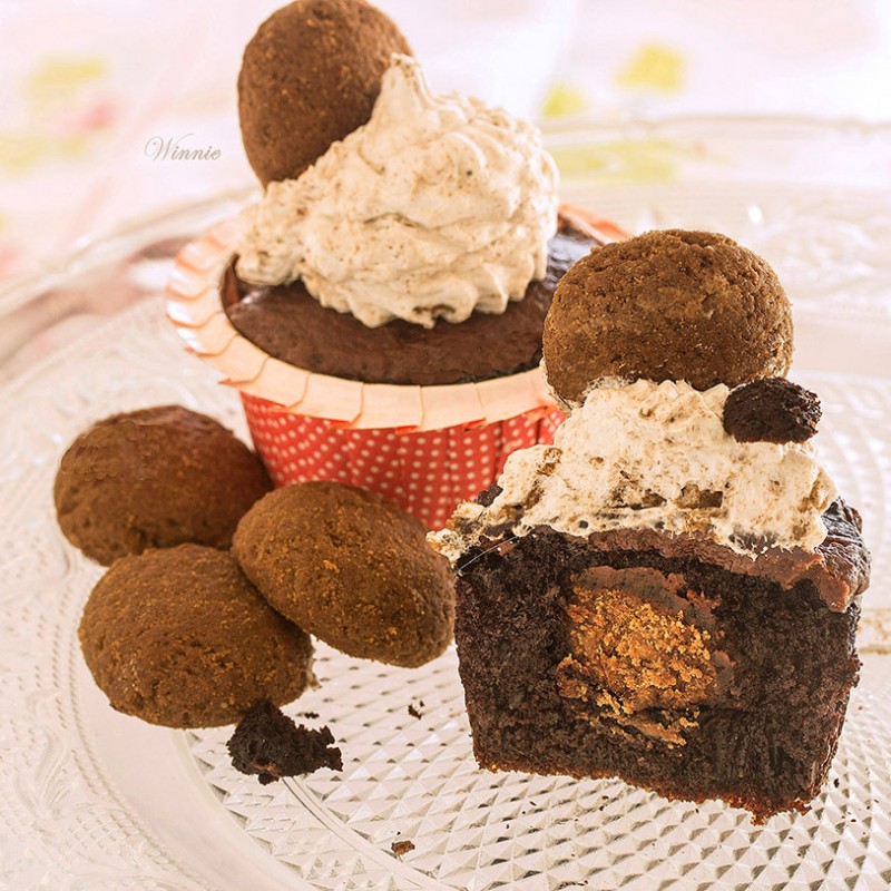 Surprise Cookie-Stuffed Cupcakes