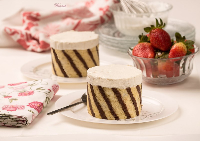 Mini White-Chocolate Cheesecakes, wrapped in Swiss-Roll